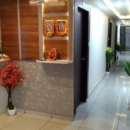 Hotel Atlanta Ахмедабад Екстериор снимка