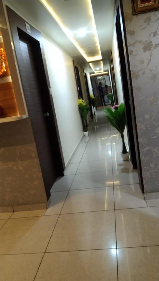 Hotel Atlanta Ахмедабад Екстериор снимка